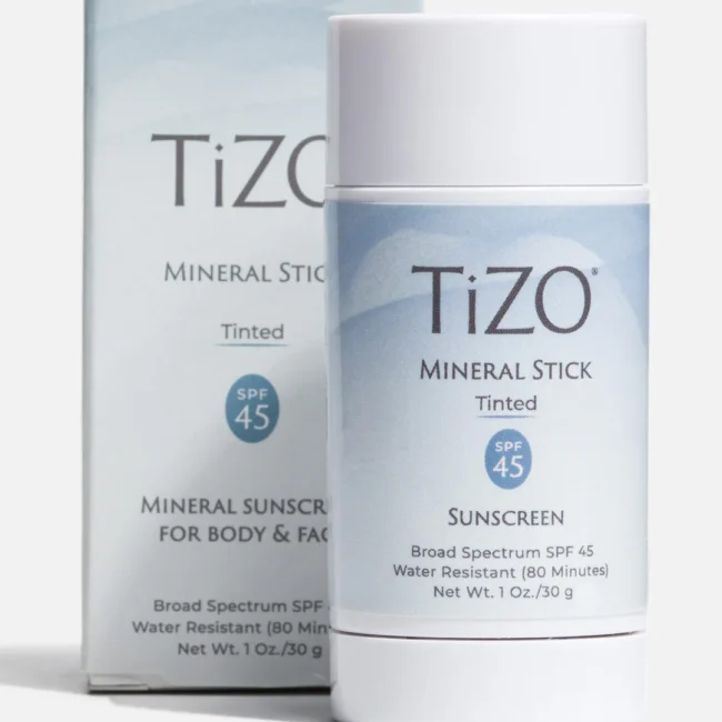 tizo_mineral_stick_tinted_1.webp